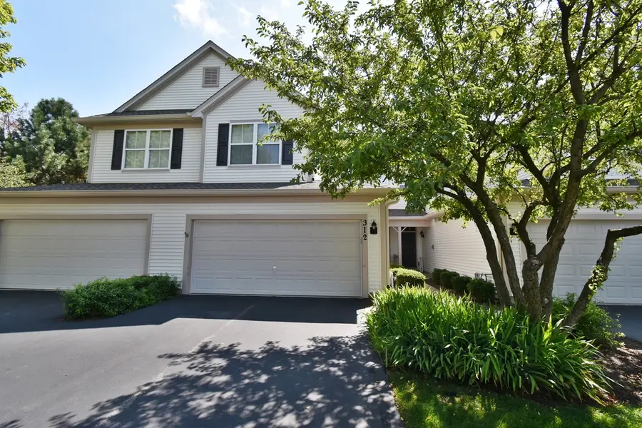 312 Fairmont CT, St. Charles, IL 60175
