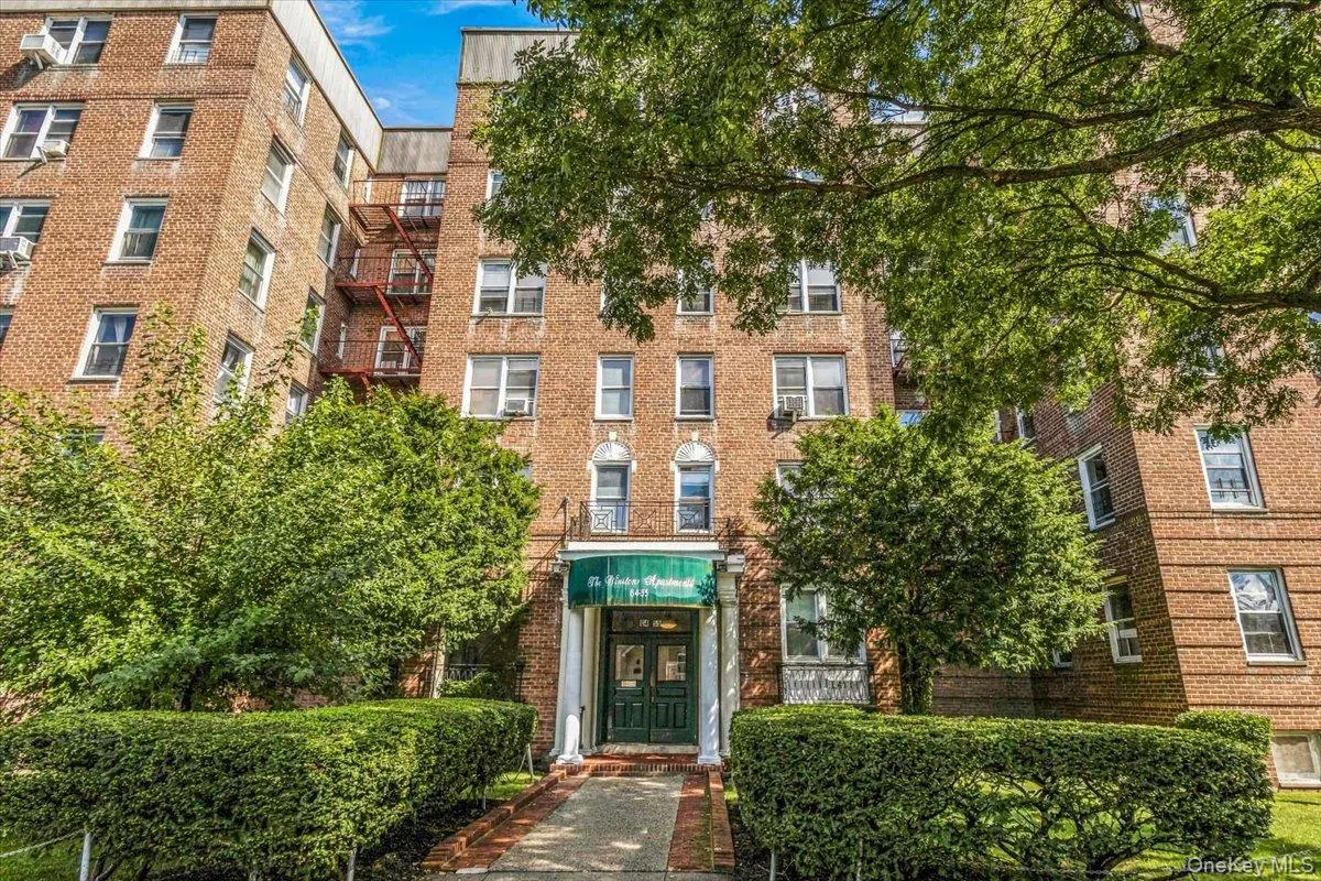 84-55 Daniels ST #2K, Briarwood, NY 11435