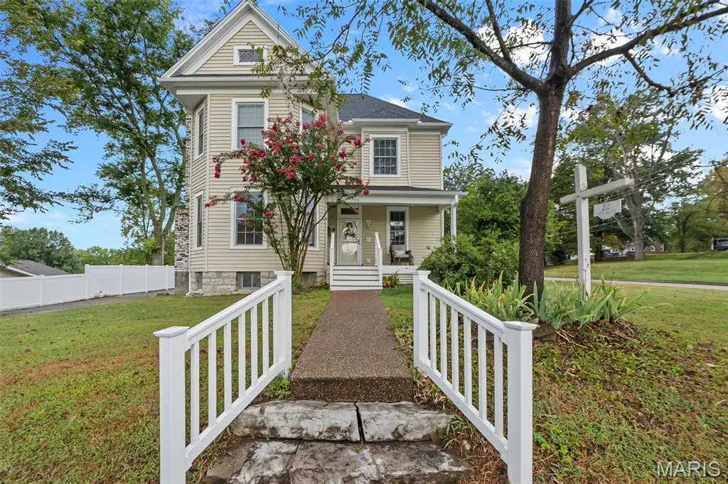 203 S Bellevue ST, Jackson, MO 63755