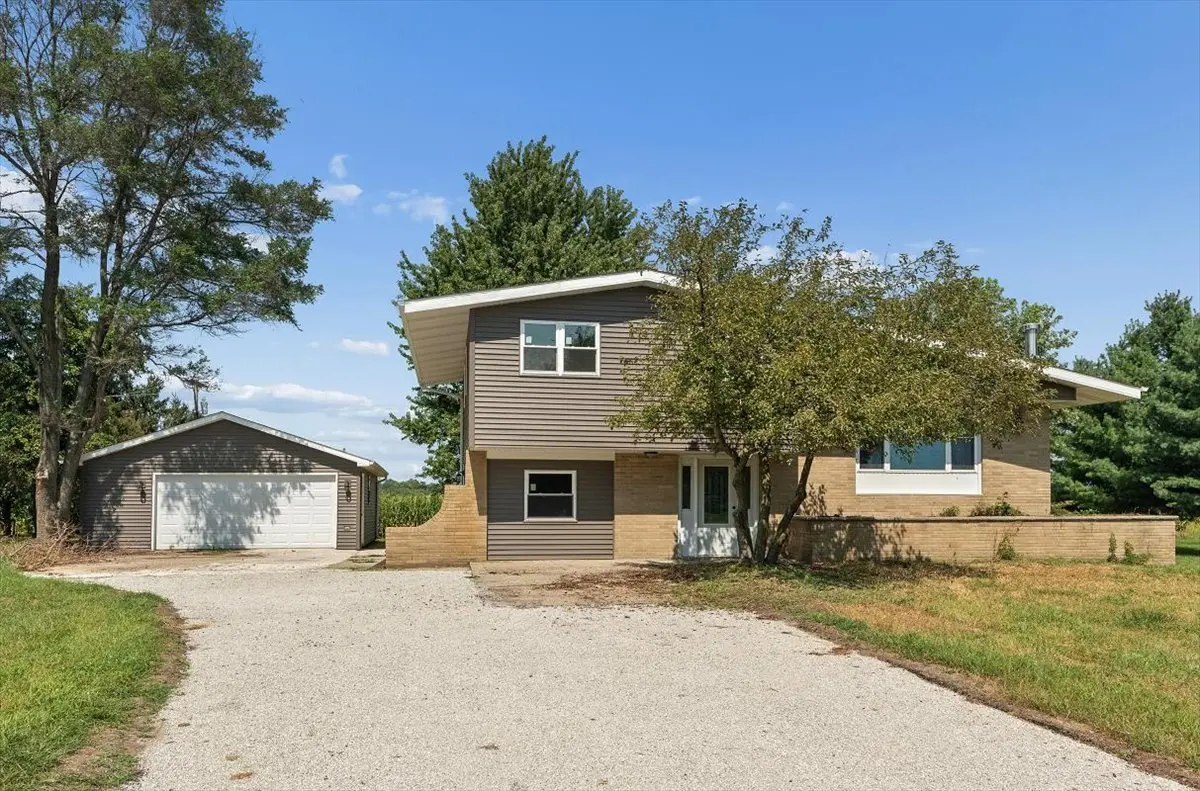 1188 E 3300 N RD, Chebanse, IL 60922