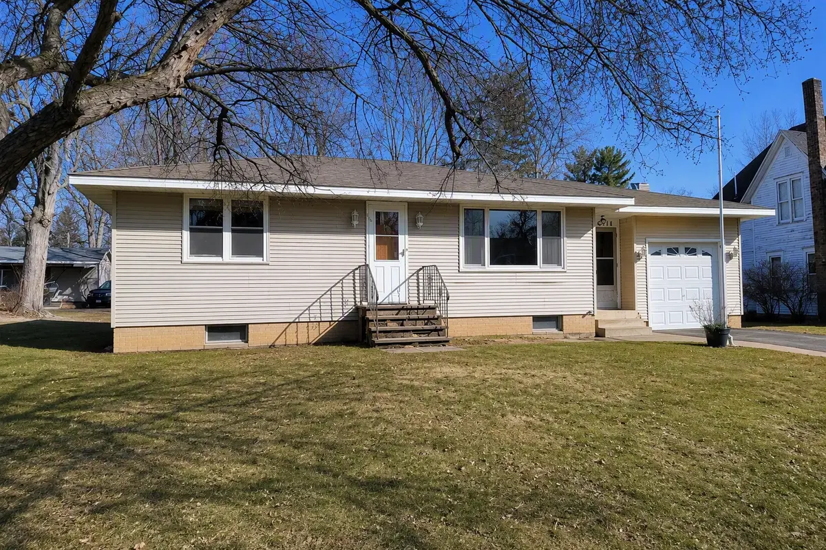 6516 Elm ST, North Branch, MN 55056