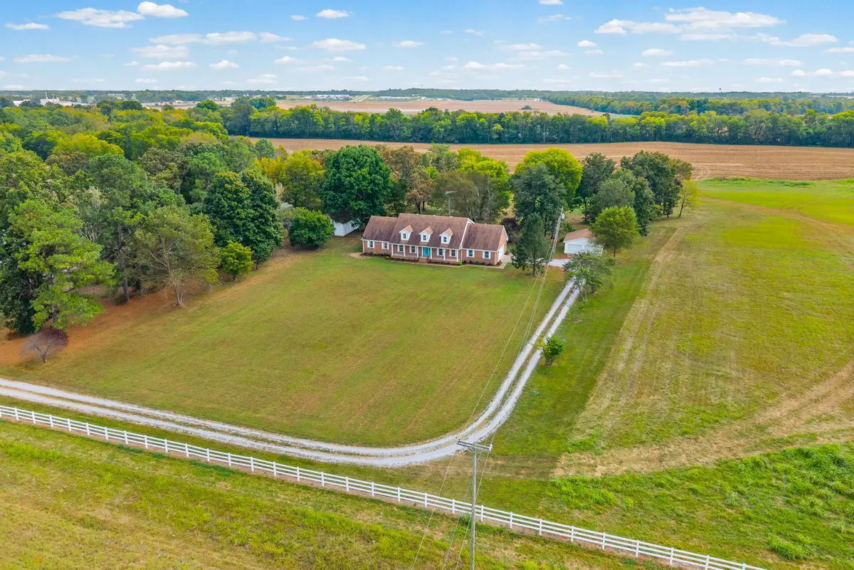 4655 Cadiz Rd, Hopkinsville, KY 42240