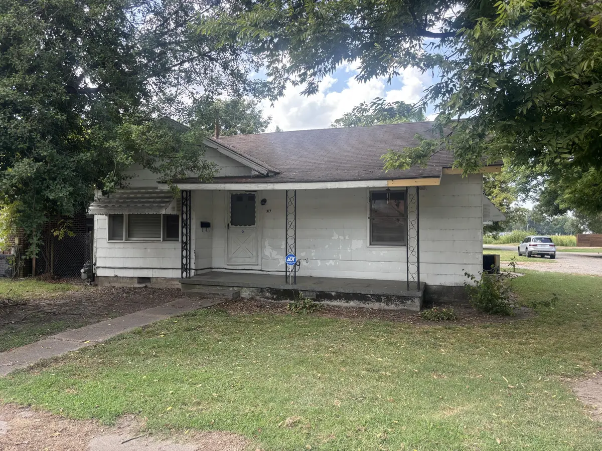 317 W Main ST, Steele, MO 63877