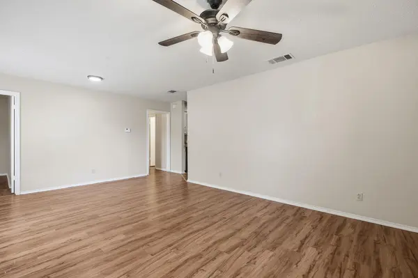 904/906 HYRIDGE ST, Round Rock, TX 78664