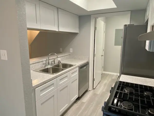 2621 Ektom DR #D, Austin, TX 78745