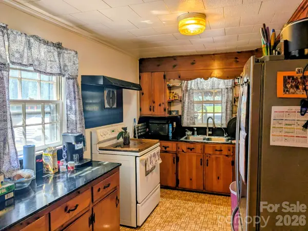 712 N Weldon ST, Gastonia, NC 28052