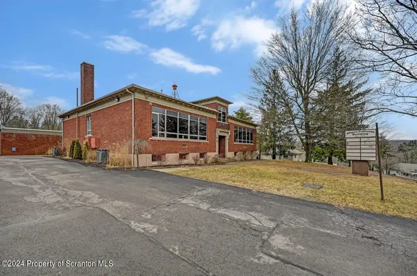 707 Gardner RD, Elmhurst, PA 18444