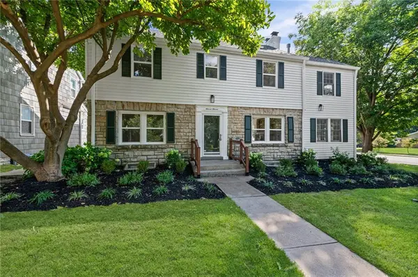 1111 W 77TH TER, Kansas City, MO 64114