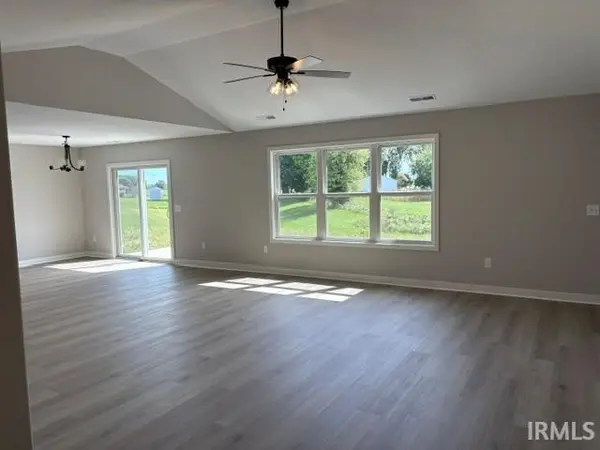 1060 Farmington DR, Bluffton, IN 46714