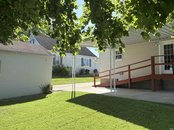2606 Birk DR, Jasper, IN 47546