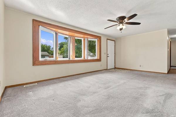228 Twillo Run DR, New Haven, IN 46774