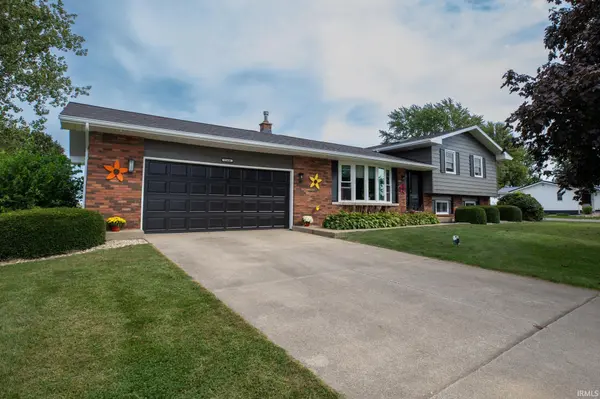 12406 Cedar RD, Bourbon, IN 46504-9699