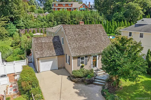 158 Bay RD, Huntington Bay, NY 11743