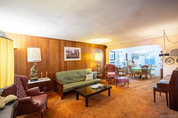 82-41 215th ST, Hollis Hills, NY 11427