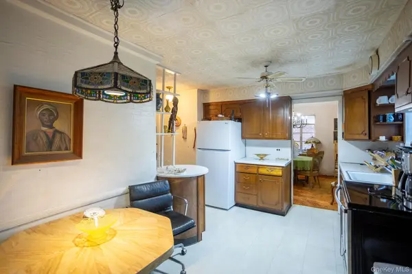82-41 215th ST, Hollis Hills, NY 11427