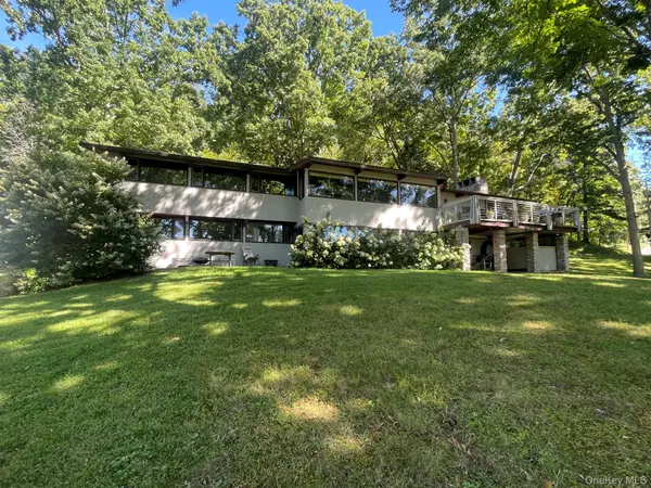 81-85 Fraleigh Hill RD, Millbrook, NY 12545