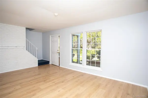 5 D Ethan Allen CT, Ridge, NY 11961