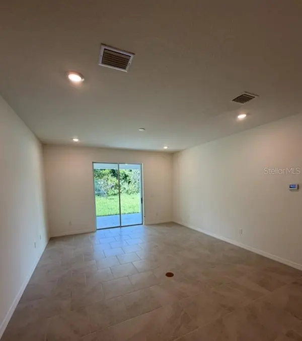 37 ZEPHYR LILY TRL, Palm Coast, FL 32164