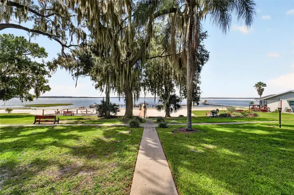 13122 E HIGHWAY 25 #14, Ocklawaha, FL 32179