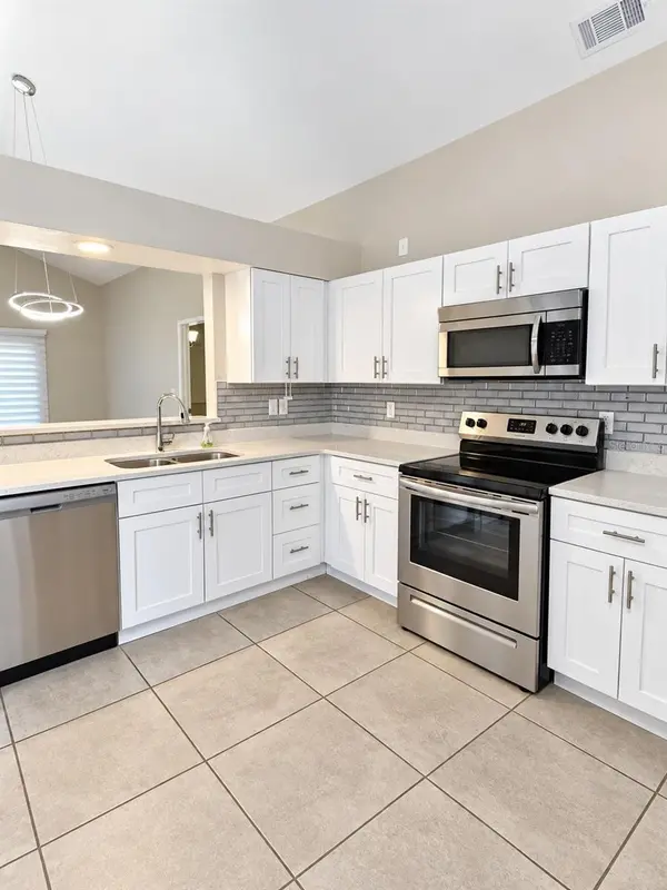 145 PINEWOOD CIR, Kissimmee, FL 34743