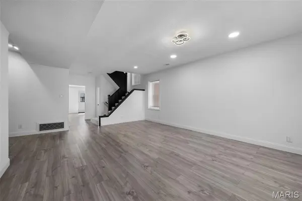 4018 Castleman AVE, St Louis, MO 63110