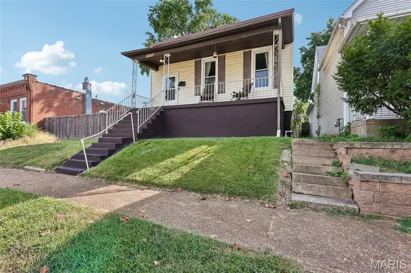 5108 Cologne AVE, St Louis, MO 63116