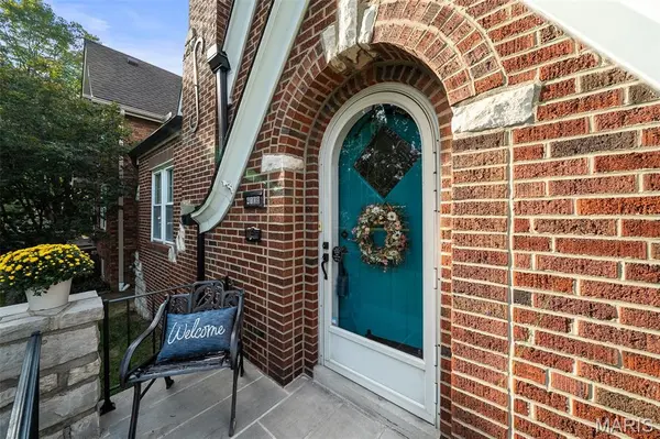 4108 Toenges AVE, St Louis, MO 63116