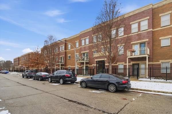 830 E Bowen AVE #2A, Chicago, IL 60653