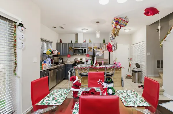 830 E Bowen AVE #2A, Chicago, IL 60653