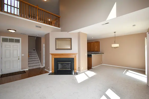 312 Fairmont CT, St. Charles, IL 60175