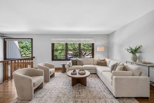 713 N Elm CIR, Itasca, IL 60143