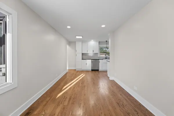 160 Lancaster LN, Des Plaines, IL 60018