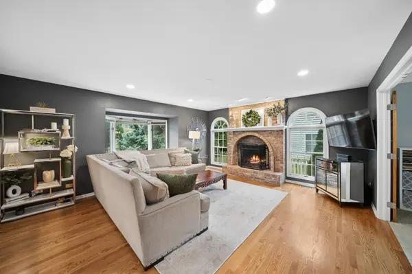 1356 Green Pheasant LN, Batavia, IL 60510
