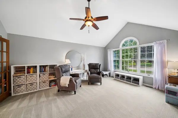 1356 Green Pheasant LN, Batavia, IL 60510