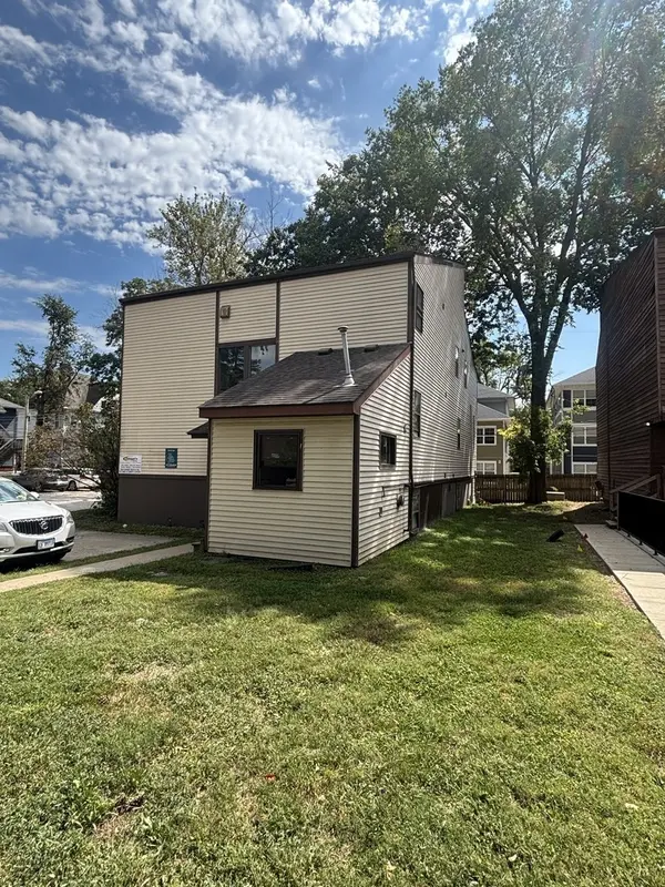 707 W Elm ST, Urbana, IL 61801