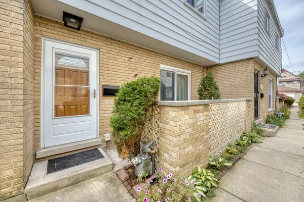 103 Rockford AVE #A, Forest Park, IL 60130