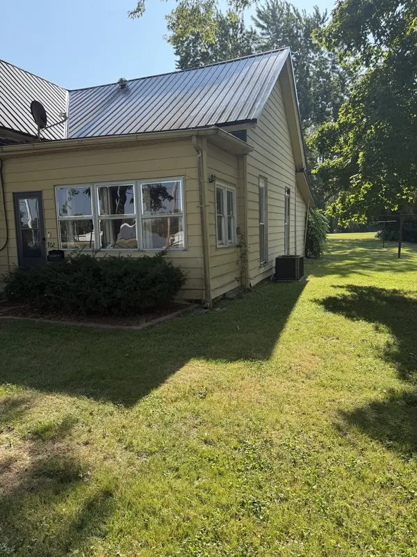 702 Penina ST, Pinckneyville, IL 62274