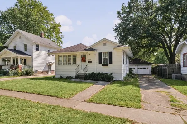 1509 W Clark ST, Champaign, IL 61821