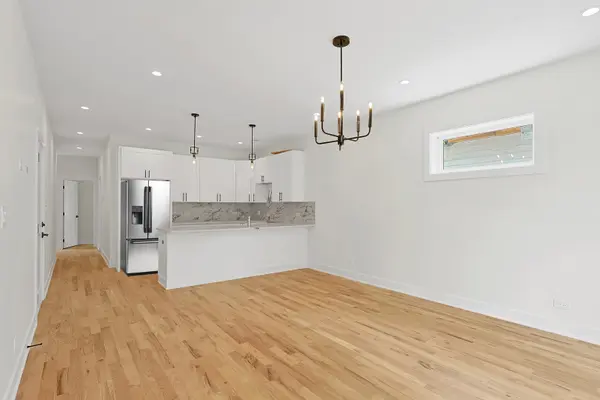 4217 S Indiana AVE #2, Chicago, IL 60653