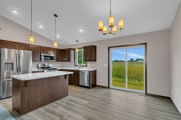 1804 Oak Pond DR NW, Sauk Rapids, MN 56379
