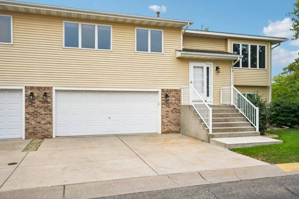 178 Sieben Crest LN, Hastings, MN 55033
