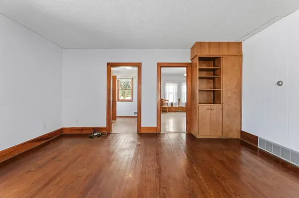 318 E Grove ST, Caledonia, MN 55921