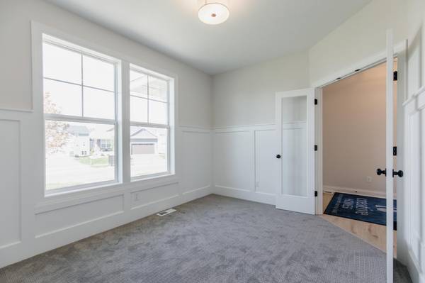 4817 127th CIR NE, Blaine, MN 55449