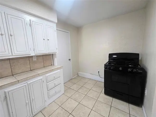 1129 NW 82nd ST, Oklahoma City, OK 73114
