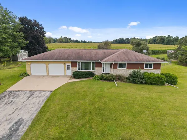 E7989 STATE ROAD 54, New London, WI 54961