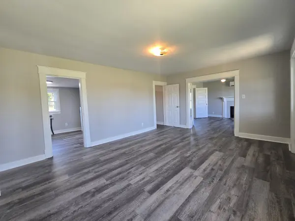 1119 N Main St, Mount Pleasant, TN 38474