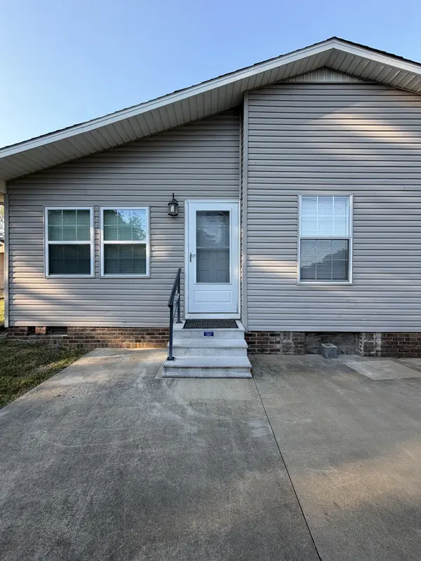 499 Belew Dr, Lawrenceburg, TN 38464