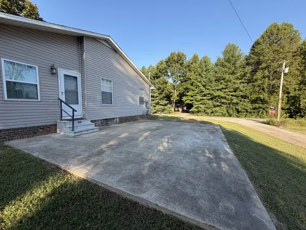 499 Belew Dr, Lawrenceburg, TN 38464