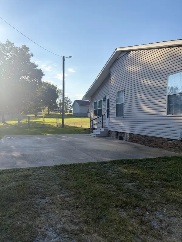 499 Belew Dr, Lawrenceburg, TN 38464