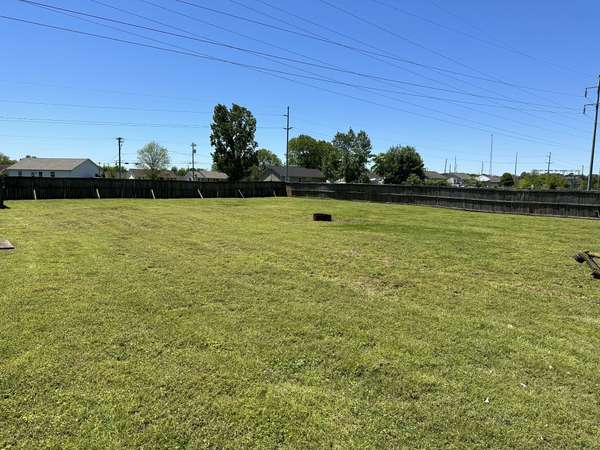 600 Gainey Drive, Oak Grove, KY 42262